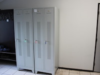 Twee lockerkasten met twee lockers. afmeting 60 x 50 x 191 cm. - afbeelding 1 van  3