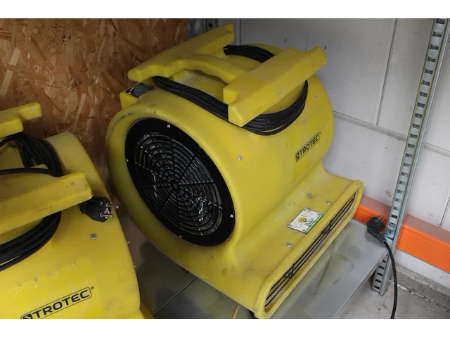 Twee luchtblowers trotec tfv30s. - afbeelding 2 van  2