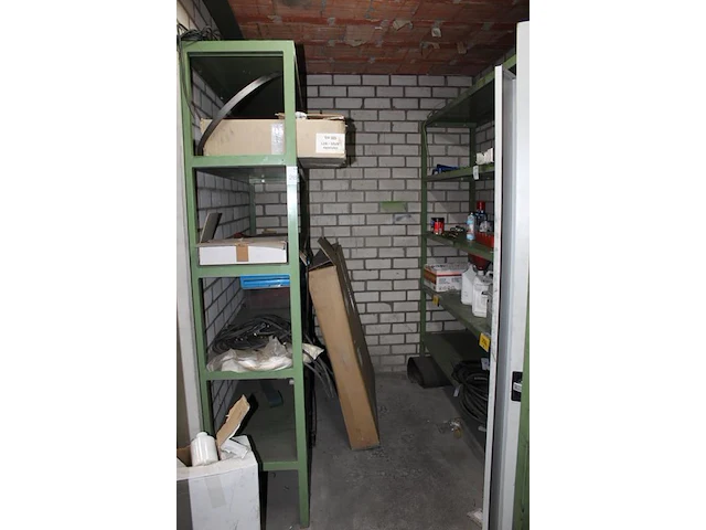 Twee magazijnstellingen afm. 180 x 45 x 210 cm, let op excl. inhoud - afbeelding 2 van  2