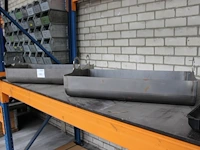 Twee metalen bloembakken met afmeting 75 x 36 x 15 cm. - afbeelding 1 van  2