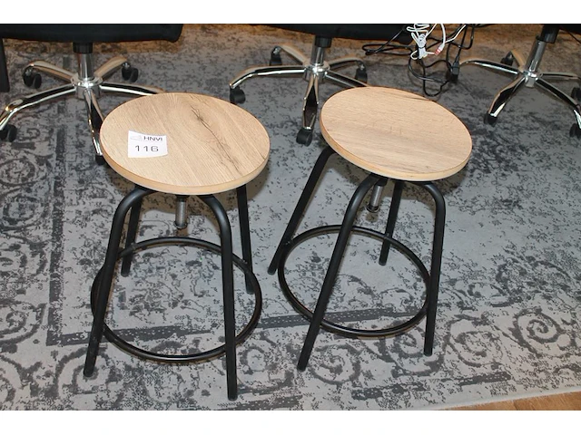 Trolleykoffer met twee studioflitsers mettle 400 q, twee statieven, twee kappen en diverse accessoires. - afbeelding 5 van  5