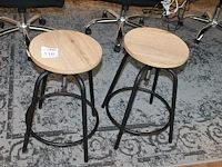 Trolleykoffer met twee studioflitsers mettle 400 q, twee statieven, twee kappen en diverse accessoires. - afbeelding 5 van  5