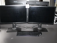 Twee monitoren dell 24 inch met toetsenbord en muis. - afbeelding 2 van  3