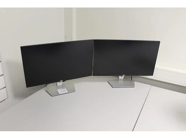 Twee monitoren dell 24 inch - afbeelding 2 van  2