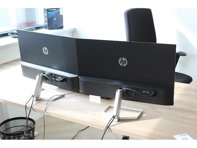 Twee monitoren hp m24f. - afbeelding 2 van  2
