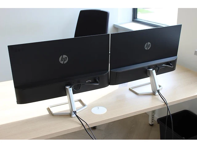 Twee monitoren hp m24f. - afbeelding 1 van  2