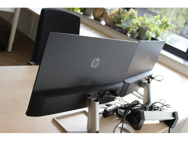 Twee monitoren hp m24f. - afbeelding 1 van  2