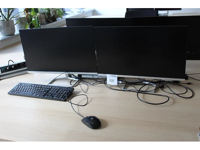 Twee monitoren hp m24f. - afbeelding 1 van  1