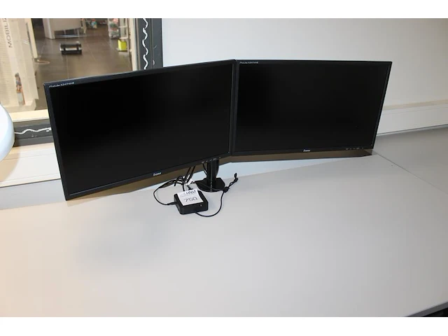 Twee monitoren iyama 24 inch aan bureaubeugel met dokkingstation gearlab glb232003 - afbeelding 2 van  3