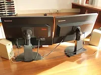Twee monitoren lenovo 55 cm. met toetsenbord, speakers en muis. - afbeelding 2 van  2