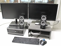 Twee monitoren samsung s24e450 24 inch met toetsenbord, speaker logitec en muis. - afbeelding 1 van  1