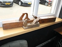 Twee oude decoratieve schaven. - afbeelding 1 van  2
