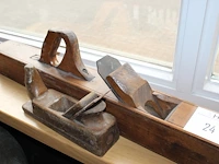 Twee oude decoratieve schaven. - afbeelding 2 van  2