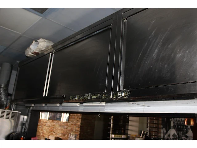 Twee rvs wandkasten met 2 schuifdeuren. 120 / 200 x 40 x 60 cm. let op: exclusief inhoud. - afbeelding 3 van  3