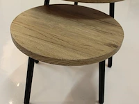 Twee salontafels met doorsnede 54 en 43 cm en hoogtes 46 en 36 cm. - afbeelding 2 van  2