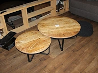 Twee salontafels met doorsnede 60 cm en 48 cm. - afbeelding 1 van  2