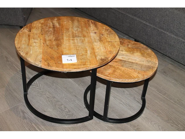 Twee salontafels met doorsnede 60 cm en 48 cm. - afbeelding 1 van  1
