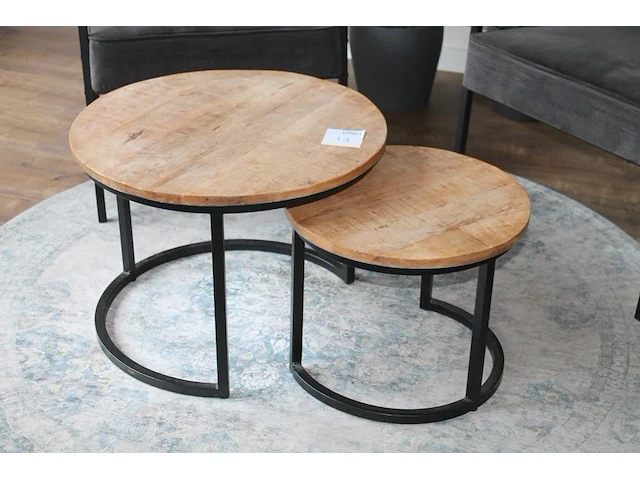 Drie salontafels met doorsnedes 72 cm 58 cm en 42 cm. - afbeelding 2 van  2