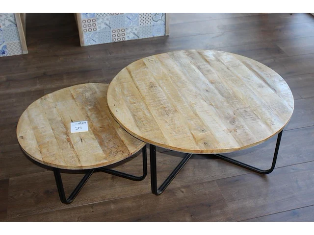 Twee salontafels met doorsnedes 80 cm en 58 cm en hoogtes 36 cm en 28 cm. - afbeelding 1 van  2
