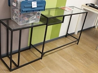 Twee showtafeltjes met glazen blad o.a. afm. 100 x 36 x 74cm - afbeelding 2 van  2