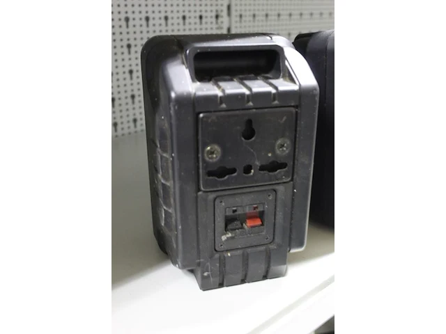 Twee speakerboxen jbl type me0016-30159. margeproduct - afbeelding 2 van  2