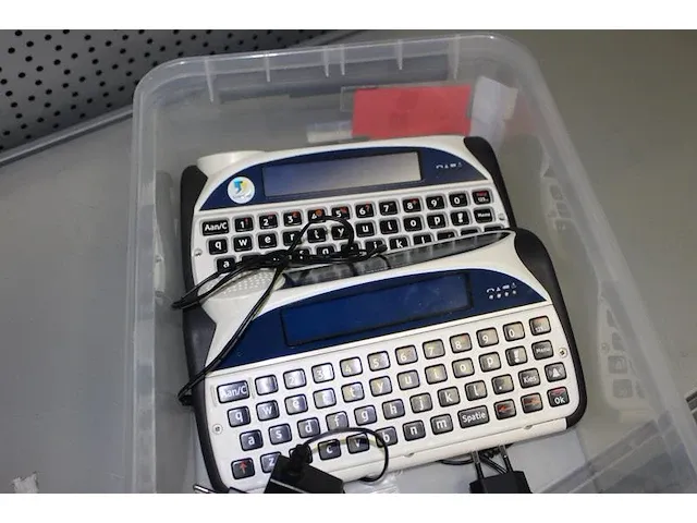 Twee spraakcomputer abilia lightwriter sl40 in kunststof box - afbeelding 2 van  2