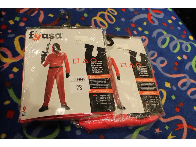 Twee squid game kostuums xs en xl. - afbeelding 1 van  2