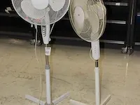 Twee staande ventilatoren. - afbeelding 2 van  2