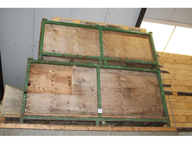 Twee stapelbare transportbokken. afmeting 254 x 115 x 115 cm. - afbeelding 1 van  2