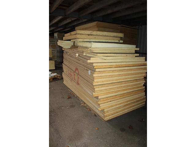Twee stapels pir platen met 40 en 60 mm dikte. afmeting 241 x 123 cm. ruim 30 platen. - afbeelding 2 van  2