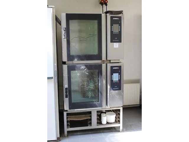 Twee stoomovens leventi bm mm q2 met onderstel. afmeting 100 x 80 x 197 cm. bouwjaren 2008 en 2009. - afbeelding 2 van  5