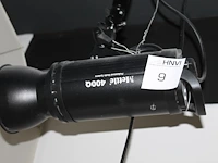 Twee studioflitsers mettle 400 q met paraplusoftboxen aan verstelbare falco eyes wb 1250 wallbomen. - afbeelding 2 van  8