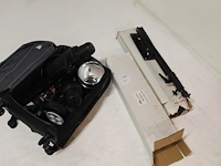 Twee studioflitsers mettle 400 q met kappen en diverse accessoires in reiskoffer en twee verstelbare falco ... - afbeelding 1 van  5