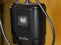 Twee studioflitsers mettle 400 q met parapluboxen op statief. - afbeelding 4 van  4