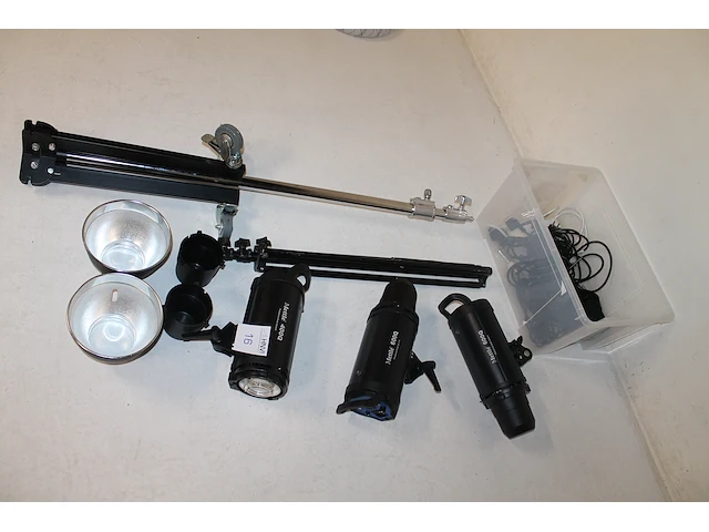 Stofzuiger numatic henry next 200 met diverse accessoires. - afbeelding 3 van  6