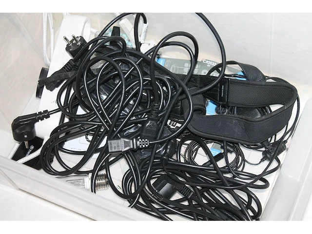 Stofzuiger numatic henry next 200 met diverse accessoires. - afbeelding 6 van  6