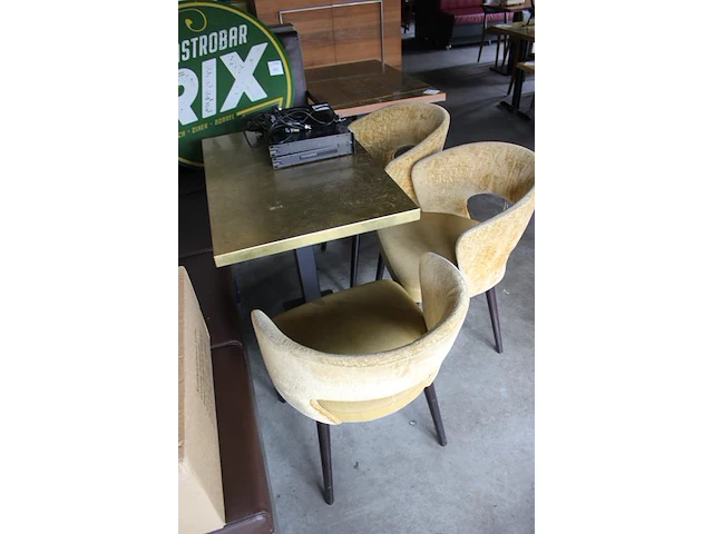 Twee tafels met messingkleur blad. let op! een strip zit los. afmeting 100 x 64 x 77 cm - afbeelding 3 van  3