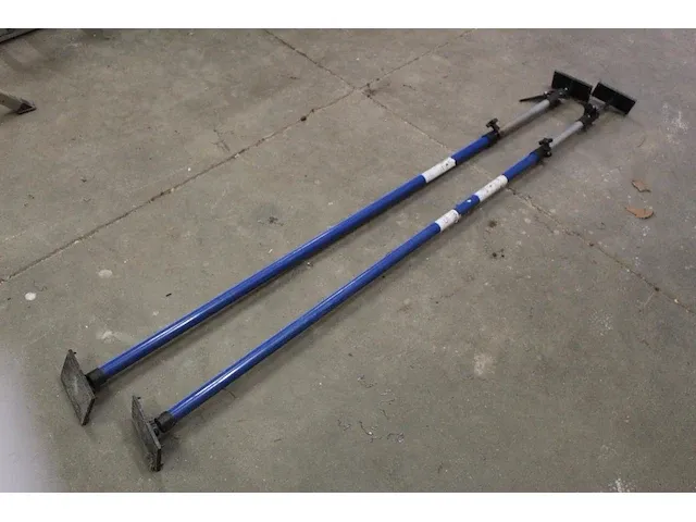 Twee telescoopstempels - afbeelding 1 van  2