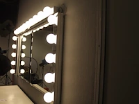 Twee theaterspiegels 136 x 67 cm met verlichting. - afbeelding 2 van  3