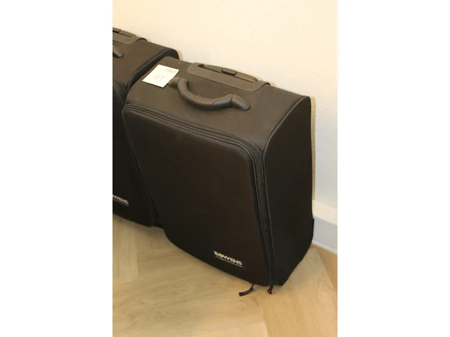 Twee trolleykoffers zwart. afmeting 42 x 25 x 63 cm. - afbeelding 2 van  2