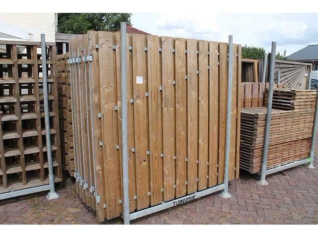 Twee tuinpoorten (links/rechts) in metalen bok. afmeting 202 x 180 cm. let op: exclusief metalen bok. - afbeelding 1 van  2