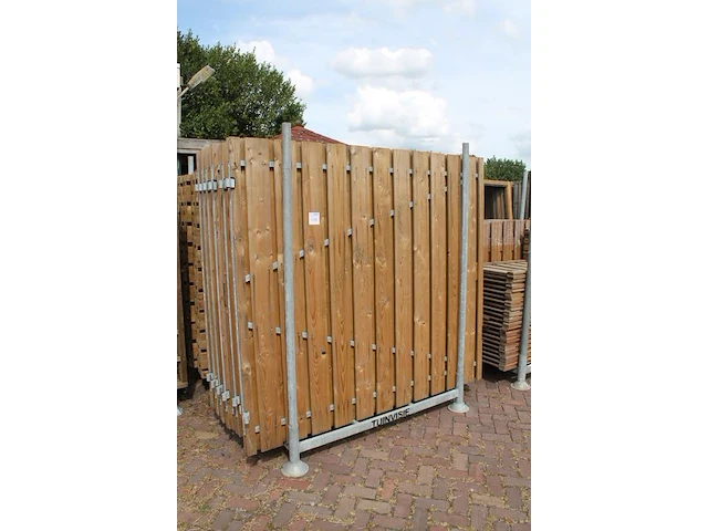 Twee tuinpoorten (links/rechts) in metalen bok. afmeting 202 x 180 cm. let op: exclusief metalen bok. - afbeelding 2 van  2
