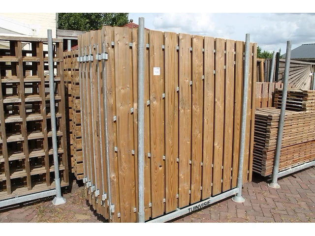 Twee tuinpoorten (links/rechts) in metalen bok. afmeting 202 x 180 cm. let op: exclusief metalen bok. - afbeelding 1 van  3