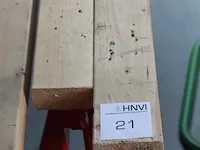 Twee verrijdbare metalen bokken met breedte 209 en hoogte 67 cm. - afbeelding 3 van  3