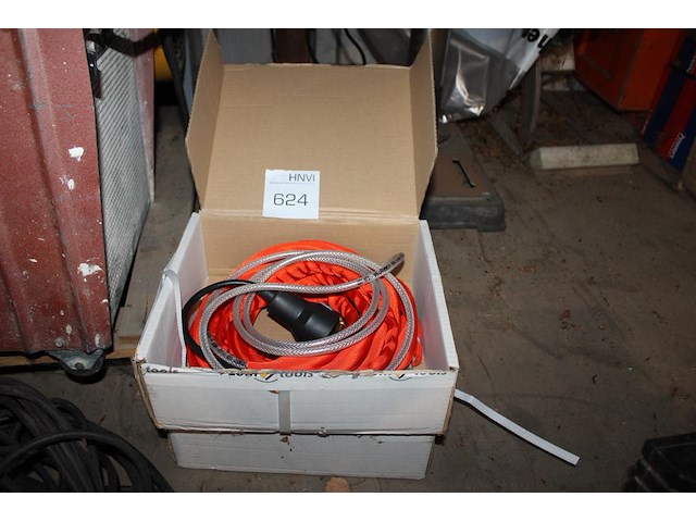 Twee waterkit slangensets. - afbeelding 1 van  2