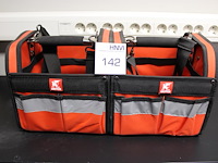 Twee werktassen griffon. - afbeelding 1 van  2