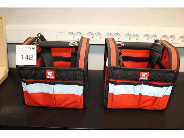 Twee werktassen griffon. - afbeelding 2 van  2