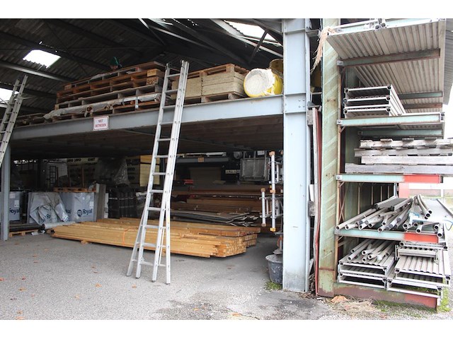 Tweedelige aluminium ladder dirks met 2x 12 treden. - afbeelding 1 van  4