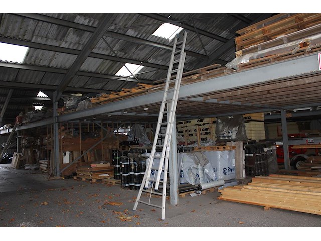 Tweedelige aluminium ladder vgs met 2x 12 treden. - afbeelding 1 van  3