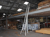 Tweedelige aluminium ladder vgs met 2x 12 treden. - afbeelding 1 van  3